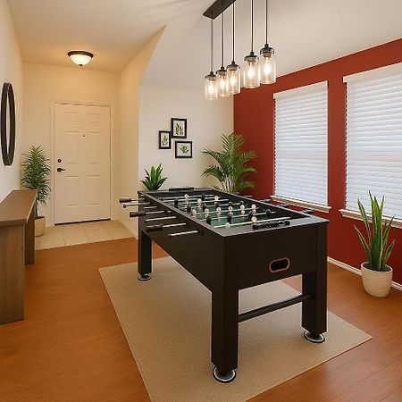 Work, Play & Stay King Bed With Foosball! Aubrey 외부 사진