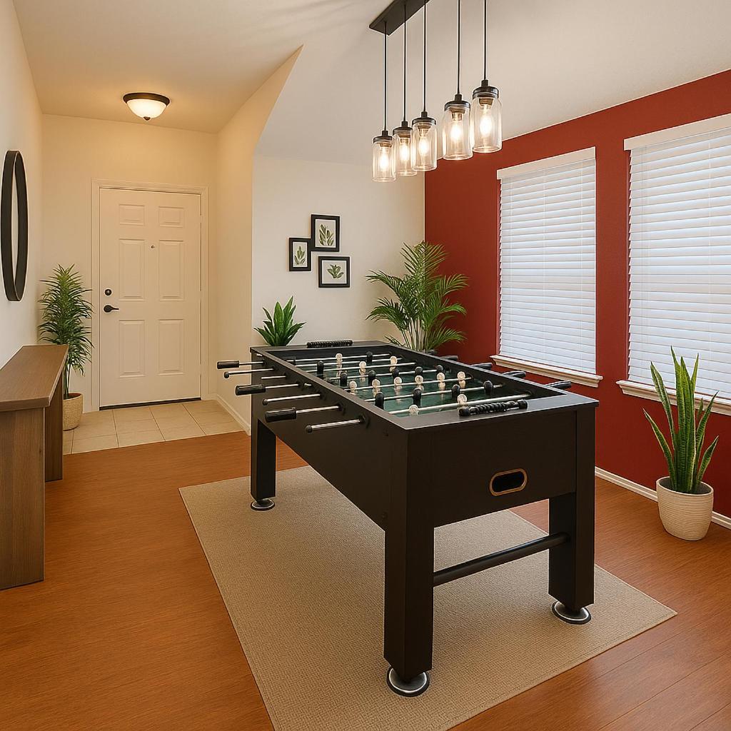 Work, Play & Stay King Bed With Foosball! Aubrey 외부 사진